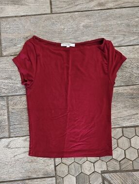 Antistar Women’s Burgundy Short Sleeve Tee Size Small
